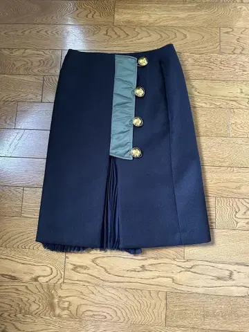 sacai 네이비 타이트 스커트 골드 버튼