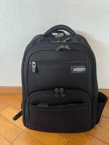 블랙 나일론 백팩
