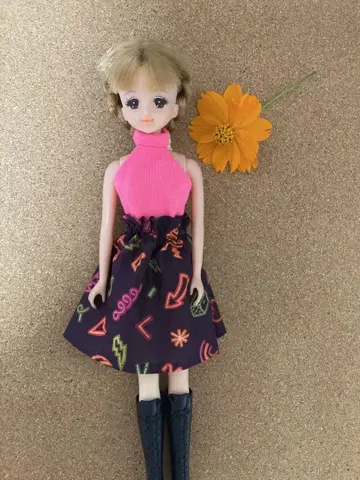 제니 인형 사이즈 핑크 상의와 개더 밴딩 스커트