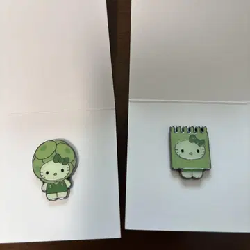 오사카 간사이 만박 일본관 한정판  헬로키티 핀 배지 2개 세트