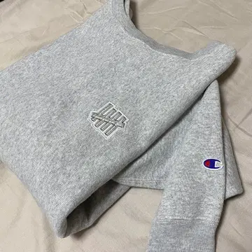 UNDEFEATED 그레이 맨투맨 트레이닝복