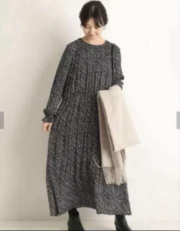 슬로브 이에나 꽃무늬 올 패턴 티어드 개더 롱 원피스 블랙
