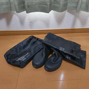 Kiu 블랙 레인부츠 M 사이즈 수납 봉투 포함