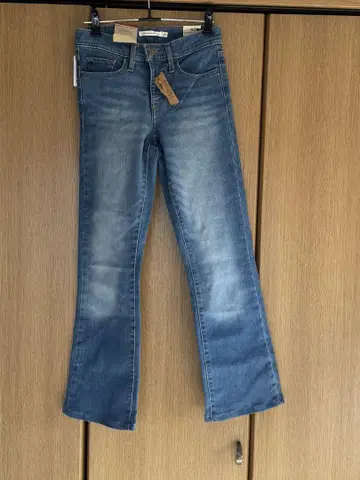 LEVI'S SHAPINGBOOTCUT