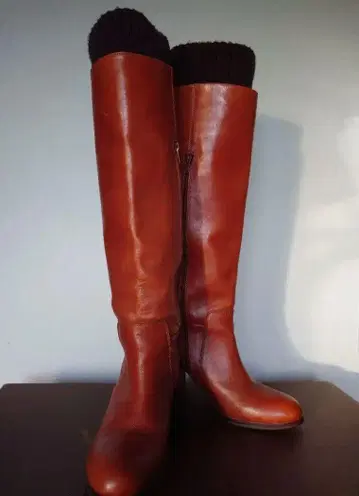 브라운 가죽 롱 부츠 중간 굽