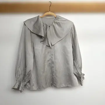 보르지 블라우스