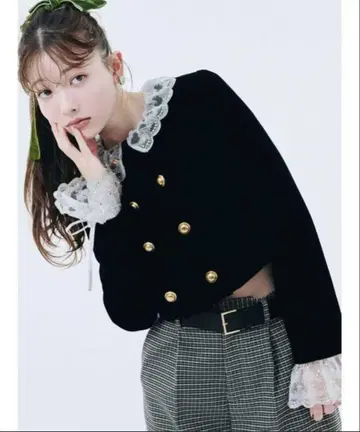 LILY BROWN 스캘럽 비쥬 어태치드 자켓