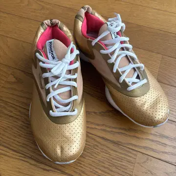 Reebok 이지톤 24.5