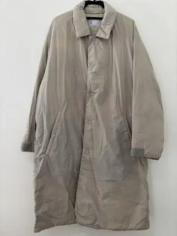 ADULT ORIENTED ROBES 베이지 롱 다운 코트