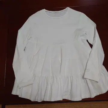 yori 화이트 프릴 긴팔 상의