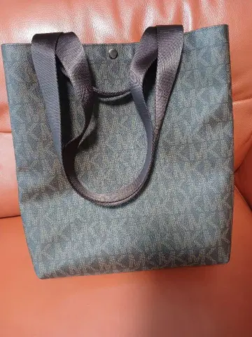 Michael Kors 다크 그린 토트백