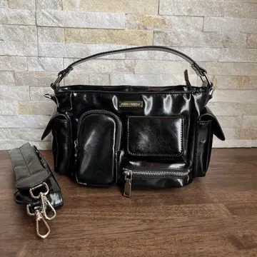 ANNA SUI NYC 멀티 포켓 치비 백