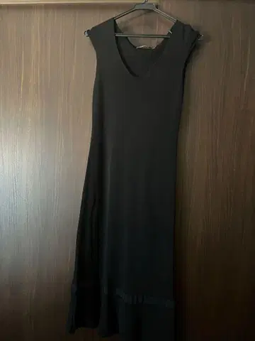 DKNY 블랙 노 프렌치 슬리브 원피스