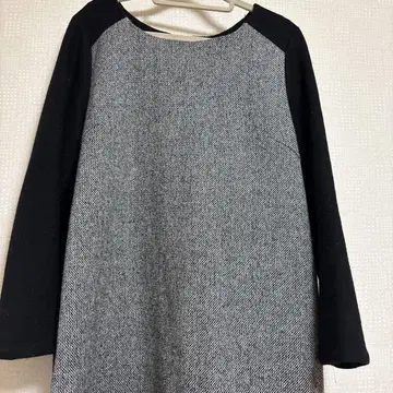 블랙과 그레이의 래글런 슬리브 튜닉