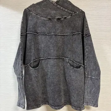 다크 그레이 절개 디자인 후드티