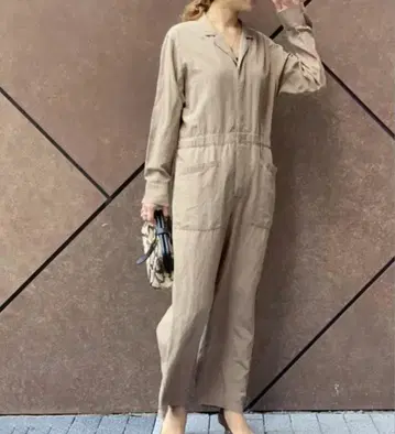 새상품급 스픽 앤 스팬 린넨 오픈 카라 올인원 베이지