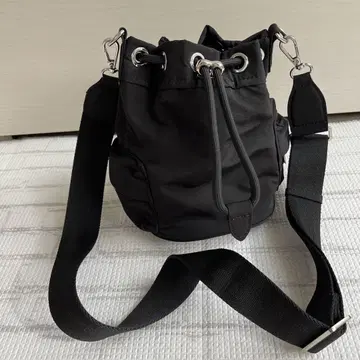 새상품급 ZARA 테크니컬 패브릭 미니 버킷백 숄더백