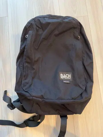 백팩 (BACH)