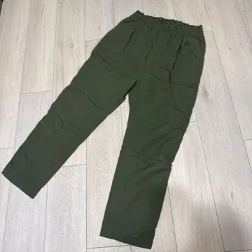 화이트 마운티니어링 이지 팬츠