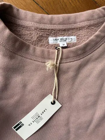 LADY WHITE CO. 핑크 맨투맨