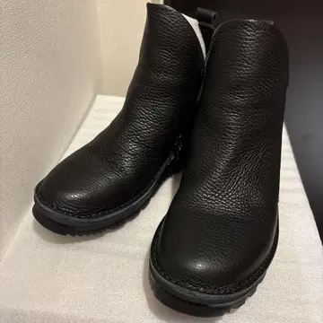 JS 하트 라벨 발수 경량 컴포트 부츠 블랙 23.5cm 4E