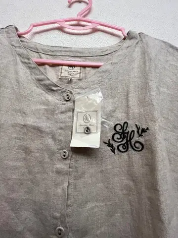 사만사 모스모스 린넨sh 자수 V넥 블라우스 린넨100%