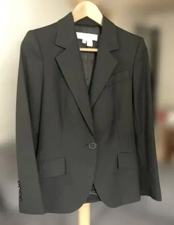새상품급 ZARA WOMAN 블랙 테일러드 자켓 EUR 36 블랙