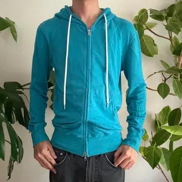 AKM 파란색 후드 부착 집업 후드티