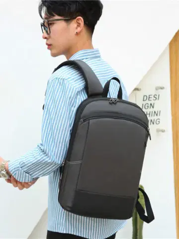 심플 블랙 백팩