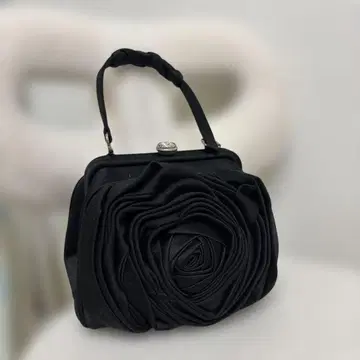 레리안의 장미 모티브 핸드백