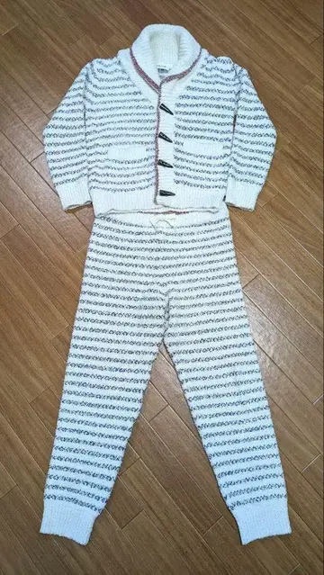 [ 젤라또피케 옴 ] 상하의 셋업