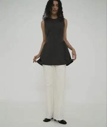 CLANE FIT FLARE CENTER PRESS PANTS