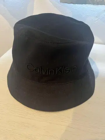 Calvin Klein 버킷햇 리버서블