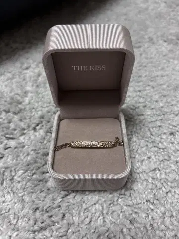 THE KISS 팔찌