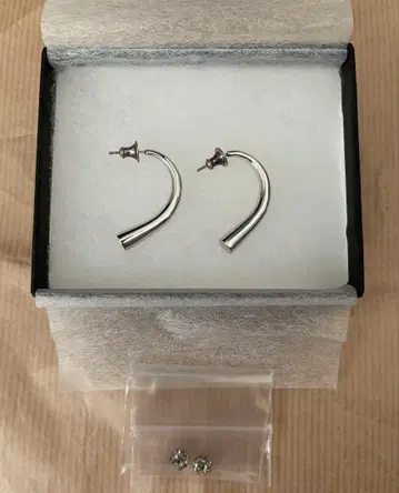 MIRAH 귀걸이 P101 RP 양쪽 귀 요네즈 켄시 착용 ZIP