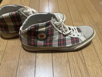 체크 무늬 하이컷 스니커즈