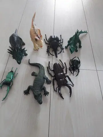 공룡과 곤충 피규어 8개 세트