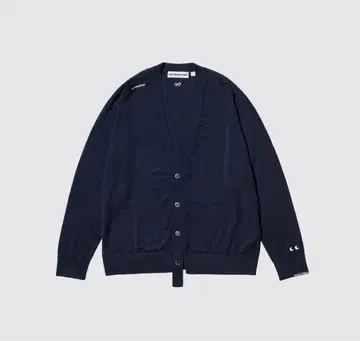 안야 힌드마치 유니클로 콜라보 가디건