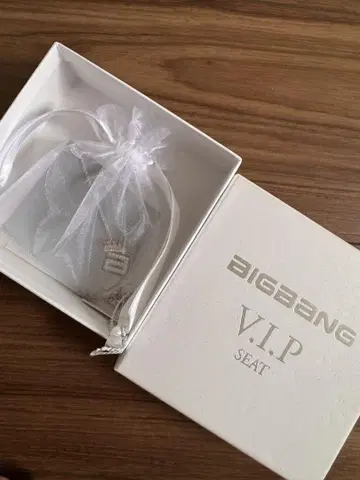 BIGBANG 스와로브스키 목걸이