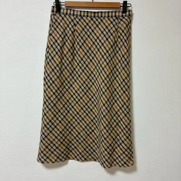 DAKS 닥스 무릎 기장 플레어 스커트 체크 무늬 베이지 계열 67-93