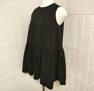 새상품급 rady 레이디 튜닉 슬리브리스 프릴 블랙