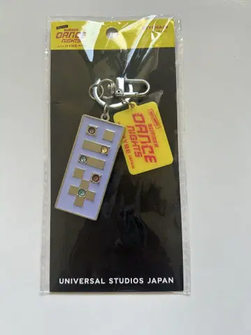 ILLIT USJ 유니버셜 키링 키체인