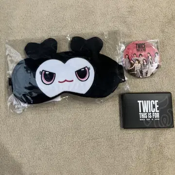 업그레이드 혜택 TWICE THIS IS FOR 안대와 배지 세트