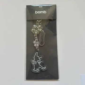 ILLIT BOMB 아크릴 키링 키홀더