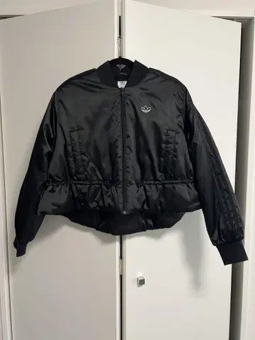 adidas 바람막이 페플럼 크롭 자켓 블랙 S
