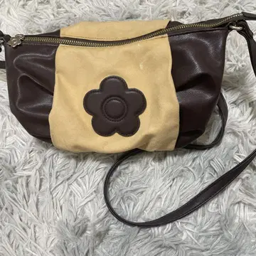 MARY QUANT 플라워 모티브 숄더백