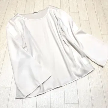 새상품급 AMACA 티셔츠 절개 블라우스 38