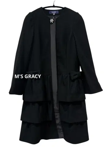 택 포함 새상품 M'S GRACY 노카라 티어드 롱 코트 40 블랙