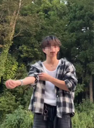 체크 무늬 후드 부착 후드티 straykids 착용 keN 찬가