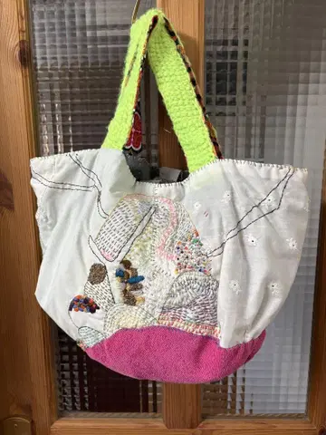 자수 비즈 장식 토트백